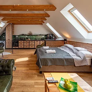 Castle Hill Premium Apartment